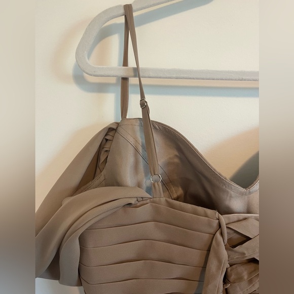 Off The Shoulder Chiffon Ruffle Pleated Formal Evening Dress with Pockets - Picture 8 of 11